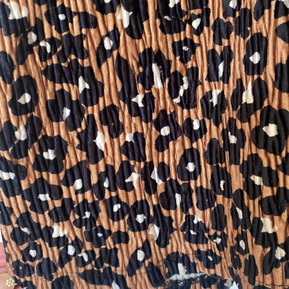 Animal Print Suede Bubble Sleeve Top - Picture 2 of 4